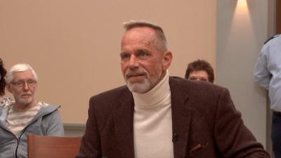 Barbara Salesch: Flammendes Inferno! Hat impulsiver Papa im Zorn das Auto eines Lehrers in Brand gesetzt?