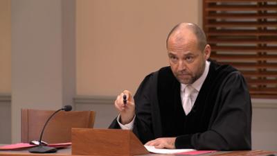 Barbara Salesch: Wollte sich Versicherungsangestellter durch Sex mit Vorgesetzter eine Beförderung erschleichen?