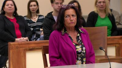 Barbara Salesch: Folge 293: Kündigung kurz vor der Rente! Hat Mitarbeiterin Chef aus Rache vergiftet?
