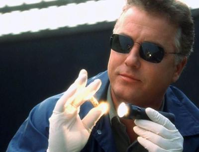 CSI: Den Tätern auf der Spur: Staffel 3, Folge 13: In der Schusslinie