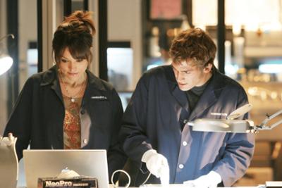 CSI: Den Tätern auf der Spur: Staffel 7, Folge 19: Schweres Kaliber