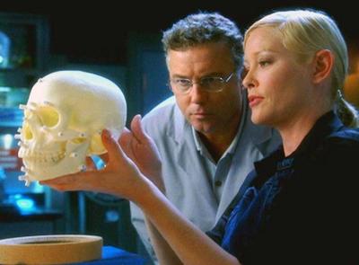 CSI: Den Tätern auf der Spur: Staffel 3, Folge 8: Bis auf die Knochen