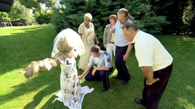 Der Blaulicht Report: Unfall deckt Verbrechen auf / Blutige Drohung bringt dunkle Vergangenheit ans Licht