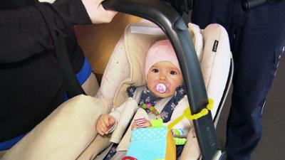 Der Blaulicht Report: Folge 70: Mitarbeiterin findet Baby in Café / Frau verschleppt