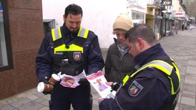 Der Blaulicht Report: Folge 48: Heiße Überraschung nacktes Chaos/ Hilfe, ich werde vermisst