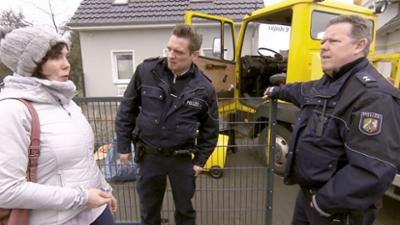 Der Blaulicht Report: Folge 87: Mann mit Sturmmaske enthüllt Überfall aus Liebe