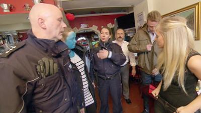 Der Blaulicht Report: Folge 44: Fremder Junge in Kinderzimmer Der Blaulicht Report: Folge 44: Fremder Junge in Kinderzimmer