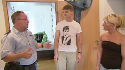 Der Blaulicht Report: Folge 38: Alkoholkranke Mutter bringt Baby in Gefahr