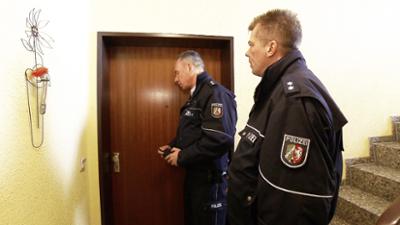 Der Blaulicht Report: Folge 9: Ausgesperrt / Aus dem Weg / Versteckte Tochter