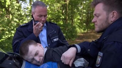 Der Blaulicht Report: Zivilcourage / Gruselige Nachbarin macht Kindern Angst / Heißblütiger Pizzabäcker