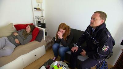Der Blaulicht Report: Folge 61: Sexy Sauberfrau räumt auf