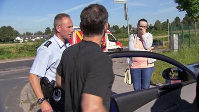Der Blaulicht Report: Unfall deckt Verbrechen auf / Blutige Drohung bringt dunkle Vergangenheit ans Licht