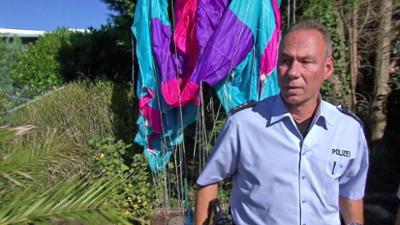 Der Blaulicht Report: Folge 72: Fallschirmabsturz im Garten
