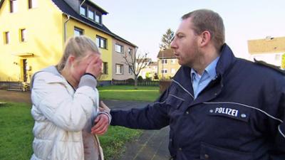 Der Blaulicht Report: Folge 37: Blutverschmiertes Mädchen flieht vor ihrem Mörder