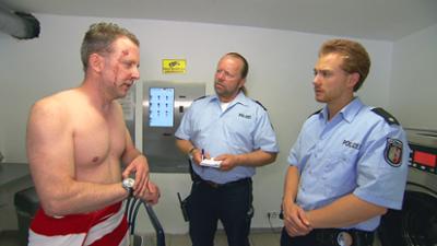 Der Blaulicht Report: Weinende Kühlbox deckt unfassbaren Plan auf / Einbruch führt zu heftigem Ehestreit