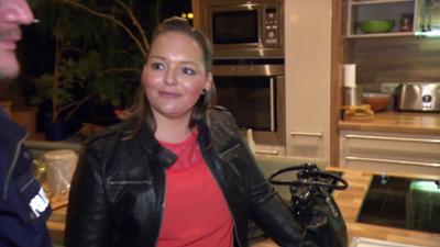Der Blaulicht Report: Unfall entlarvt dreisten Betrug / Frau nach blutiger Paketsendung verschwunden Der Blaulicht Report: Unfall entlarvt dreisten Betrug / Frau nach blutiger Paketsendung verschwunden