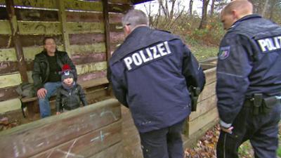 Der Blaulicht Report: Folge 11: Obdachloser spielt mit fremden Kind / Fremder Mann duscht in Wohnung