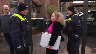 Der Blaulicht Report: Folge 67: Der verdächtige Koffer/ Die Leiden der Lola Larivera