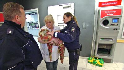 Der Blaulicht Report: Folge 85: Baby in Pfandautomaten gefunden / Blutige Entdeckung in Waschküche