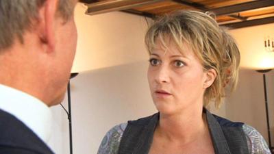 Familien im Brennpunkt: Folge 97: Selbstverliebter Professor kriegt richtig Ärger