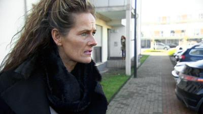 Familien im Brennpunkt: Folge 112: Urlaubsreife Mutter legt Schuldirektor megadreist rein