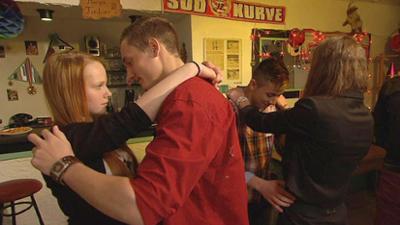 Familien im Brennpunkt: Folge 131: 16-Jährige sucht verzweifelt erste Liebe