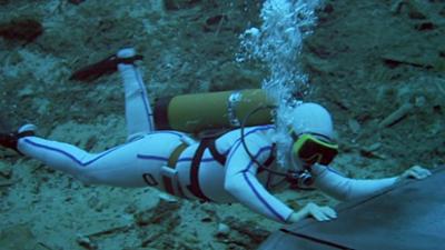 Der Sechs Millionen Dollar Mann: Staffel 5, Folge 2: Raubzug der Haie - Teil 2