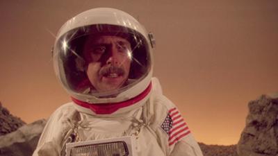 Der Sechs Millionen Dollar Mann: Staffel 5, Folge 8: Die dunkle Seite des Mondes - Teil 1