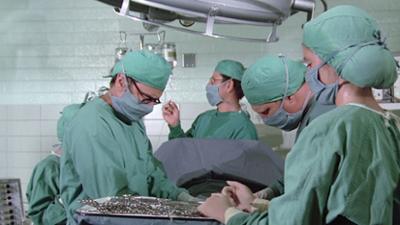 Der Sechs Millionen Dollar Mann: Staffel 4, Folge 7: Riskante Operation - Teil 1 Der Sechs Millionen Dollar Mann: Staffel 4, Folge 7: Riskante Operation - Teil 1