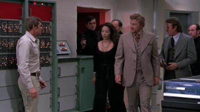 Der Sechs Millionen Dollar Mann: Staffel 1, Folge 12: Der Killersatellit