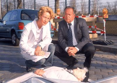 Im Namen des Gesetzes: Staffel 9, Folge 3: Unter Freunden