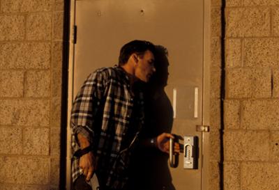 J.A.G. - Im Auftrag der Ehre: Staffel 1, Folge 1: Tod auf dem Flugzeugträger