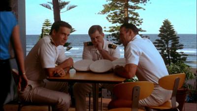 J.A.G. - Im Auftrag der Ehre: Staffel 5, Folge 15: Wiedersehen macht Freude (1)