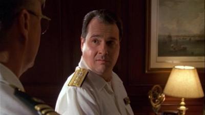 J.A.G. - Im Auftrag der Ehre: Staffel 1, Folge 2: Tod auf dem Flugzeugträger (Teil 1 und 2)