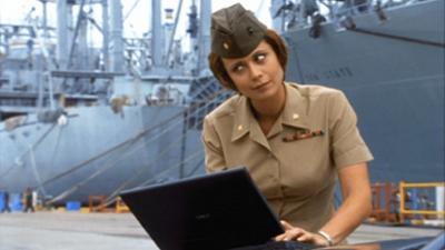 J.A.G. - Im Auftrag der Ehre: Staffel 3, Folge 1: Das Skelett im Schiffsrumpf