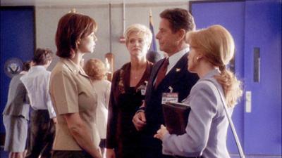 J.A.G. - Im Auftrag der Ehre: Staffel 5, Folge 23: Ende eines Hochstaplers