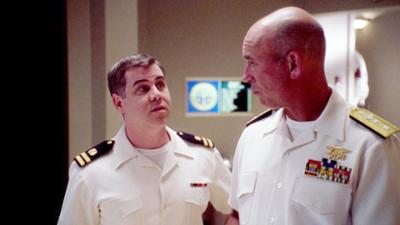 J.A.G. - Im Auftrag der Ehre: Staffel 5, Folge 1: Den Tod im Visier