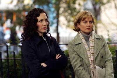 Law & Order: Staffel 1, Folge 4: Der Schlaue, der Reiche und der Dumme