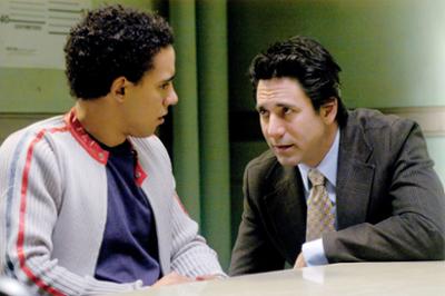 Law & Order: Staffel 1, Folge 12: Blut ist dicker als Wasser