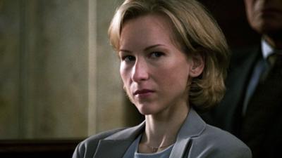 Law & Order: Staffel 11, Folge 9: Flirt mit einer Geschworenen