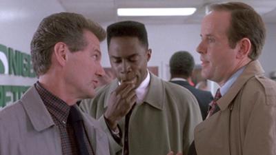 Law & Order: Staffel 3, Folge 10: Drogenkuriere