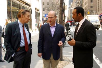 Law & Order: Staffel 13, Folge 24: Schall und Rauch