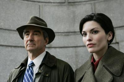 Law & Order: Staffel 17, Folge 10: Dunkle Firma