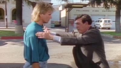 MacGyver: Staffel 7, Folge 1: Agenten in der Karibik