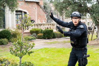 S.W.A.T.: Staffel 2, Folge 19: Unsichtbar