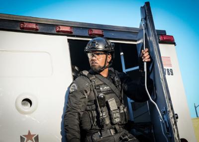 S.W.A.T.: Staffel 1, Folge 14: Geister der Vergangenheit