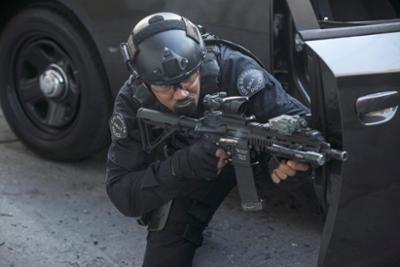 S.W.A.T.: Staffel 3, Folge 16: Sprengstoffweste
