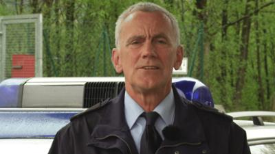 Schneller als die Polizei erlaubt: Staffel 9, Folge 6: Nackter Wahnsinn