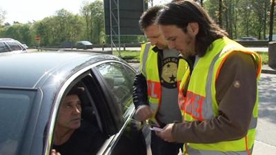 Schneller als die Polizei erlaubt: Staffel 6, Folge 20: Drängler gerät unter Wildereiverdacht