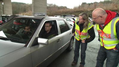 Schneller als die Polizei erlaubt: Staffel 9, Folge 36: Freifliegende Tauben im PKW